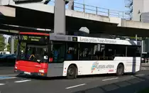 Rheinbahn 7379 (D TL 7379) ist mit der Linie 760 am Flughafen D�sseldorf angekommen.
5.5.2010