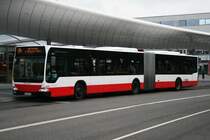 7911 am 20.Juni 2010 auf der Linie 24 in Poppenbttel. An disem Tag wurden auf der Linie viele Gelenkwagen eingesetzt da im Alstertal Einkaufszentrum verkaufsoffener Sonntag war.

