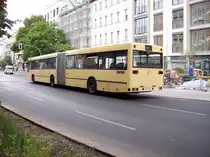 BVG, Mercedes-Gelenkbus Nr. 2603 im U2-Ersatzverkehr, U-Bahnhof Senefelderplatz (23.06.2010)