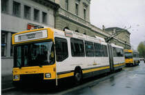 Aus dem Archiv: VBSH Schaffhausen Nr. 111 NAW/Hess Gelenktrolleybus am 16. November 1998 Schaffhausen, Bahnhof