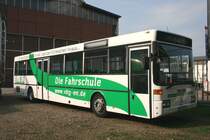 Die Fahrschule VBG setzt diesen O 407 als Fahrschulbus ein.
Aufgenommen am Bahnhof Schwelm.
9.5.2010