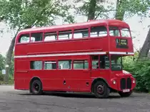Ein alter Routemaster RM 2151 auf dem Parkplatz der Nord Norfolk Railway in Holt, Norfolk, England.