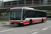 Hochbahn Schnellbus 6017 am 30.Juni 2010 am Flughafen