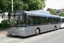 Der neue Solaris Erdgasbus vom Typ Urbino 12 der Flughafen Hamburg Tochtergesellschaft STARS am 30.Juni 2010 an der Haltestelle Flughafenstrae