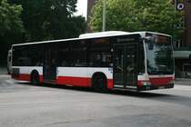 Hochbahn 2918 am 1.Juli 2010 am U Bf Fuhlsbttel

