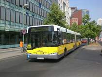 Solaris Urbino auf der Linie M41 nach Baumschulenweg Sonnenallee/Baumschulenstrae an der Haltestelle Schneberg Abgeordnetenhaus.
