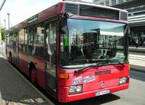 Mercedes Bus. Die Aufnahme des Foto war am 02.07.2010 in Saarbrcken am Hauptbahnhof.