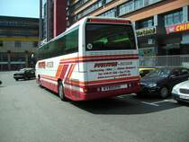 Hier ist ein Mercedes Reisebus vor dem Saarbrcker Hauptbahnhof zu sehen. Das Foto habe ich am 02.07.2010 gemacht.