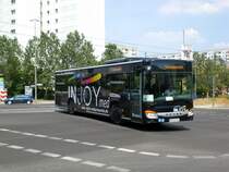 Setra S 400er-Serie NF (Multi Class) als SEV fr die S-Bahnlinie 75 zwischen S-Bahnhof Wartenberg und S-Bahnhof Marzahn nahe vom S-Bahnhof Hohenschnhausen.