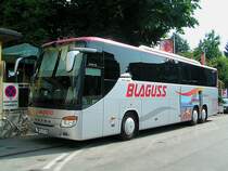 SETRA S416GT-HD steht vor dem Hotel Kaiserhof in Ried i.I.;100703