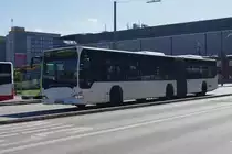 Hochbahn 7006 am 7.Juli 2010 am Hauptbahnhof