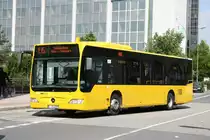 EVAG 4159 (E VG 4159).
An Sonntagen kommen die Spurbusse auch zu Eins�tzen auf der Linie SB15 wie am 16.5.2010 am HBF Essen.
In der Woche fahren die Busse nur die Linie 142 und wenige E-Bus Eins�tzte.
