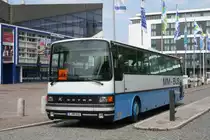 MM-Bus (E MM 650) steht hier an der Grugahalle in Essen.
17.5.2010 