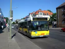 Volvo V7000 auf der Linie 284 nach S-Bahnhof Lichterfelde S�d am S-Bahnhof Lichterfelde Ost.