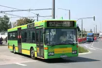 Urban Reisen 357 (BOT LB 8) mit der Linie 952 am Bahnhof Oberhausen Sterkrade.
20.5.2010
