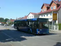 MAN Niederflurbus 2. Generation auf der Linie 107 nach Niedersch�nhausen Hermann-Hesse-Stra�e/Waldstra�e an der Haltestelle Schildow Kirche.