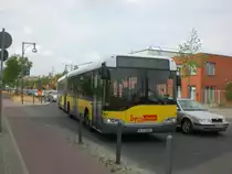 Solaris Urbino auf der Linie 350 nach Karow Hofzeichendamm an der Haltestelle Karow Bucher Chaussee/Achillesstra�e.
