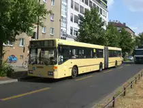 Mercedes-Benz O 405 N (Niederflur-Stadtversion) als SEV f�r die U-Bahnlinie 2 zwischen S+U Bahnhof Pankow und U-Bahnhof Senefelder Platz.
