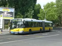 Solaris Urbino auf der Linie 255 nach U-Bahnhof Osloer Stra�e am S+U Bahnhof Pankow.