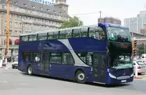 F�r Stadtrundfahrten in Essen wird dieser Volvo Unvi eingesetzt.
Am 1.6.2010 macht er sich vom Hauptbahnhof auf den Weg auf seine 100 Minuten Stadtrundfahrt durch Essen.
