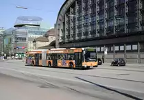 WG 7023, von Typ Citaro I f�hrt am 19.07.10 am Hauptbahnhof in Hamburg
