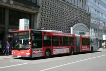 Rheinbahn 8326 (D XN 8326) macht Werbung f�r Granderath K�chen.
D�sseldorf HBF, 2.6.2010