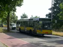 Volvo V7000 auf der Linie 107 nach S-Bahnhof Hermsdorf an der Haltestelle Nordend-Arena.