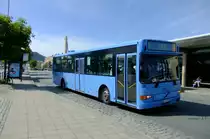 Das Stadtbusnetz von Trondheim wird von  Team  gefahren, zum Einsatz kommen auch �ltere Volvo-Stadtbusse mit Vest-Aufbau. Aufnahme am 2.7.2010 am Bahnhof Trondheim.