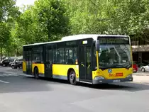 Mercedes-Benz O 530 I (Citaro) auf der Linie X10 nach S+U Bahnhof Zoologischer Garten an der Haltestelle Charlottenburg Bleibtreustra�e.