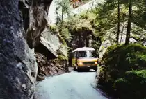 80 Jahre Postautostrecke auf die Griesalp: PostAuto Bern BE 92'064 Mercedes/Kusters (ex Portenier, Adelboden Nr. 5) am 29. Mai 2010 in der Griesschlucht