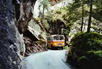 80 Jahre Postautostrecke auf die Griesalp: Schmid, Th�rishaus BE 26'105 Saurer/R&J (ex Geiger, Adelboden Nr. 9) am 29. Mai 2010 in der Griesschlucht