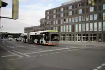 Citaro Irvine der �stra (WG 8282) macht Werbung f�r Fielmann, am 24.06.2010.