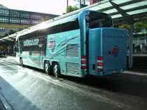Neoplan Reisebus in Saarbr�cken am Hauptbahnhof. Das Foto habe ich am 28.07.2010 in Saarbr�cken gemacht.