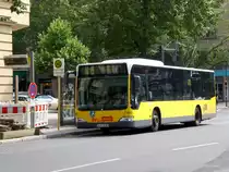 Mercedes-Benz O 530 II (Citaro Facelift) auf der Linie 101 nach U-Bahnhof Turmstra�e an der Haltestelle Charlottenburg Olivaer Platz.