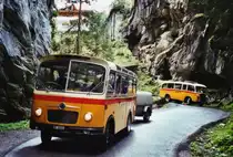 80 Jahre Postautostrecke auf die Griesalp: Schmid, Th�rishaus BE 26'105 Saurer/R&J (ex Geiger, Adelboden Nr. 9) am 29. Mai 2010 in der Griesschlucht
