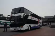 Setra Doppeldecker am ZOB in Hannover, am 26.07.2010.