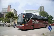 Setra Bus,im Hamburg/Landungsbr�cken am 01.08.2010.