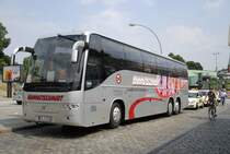 Volwo Reisebus, im Hamburg/Landungsbr�cken am 01.08.2010.