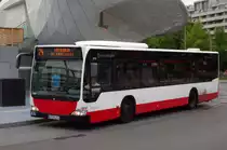 Hochbahn 2713 am 9.August 2010 am S Bf.Poppenb�ttel
