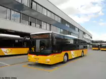 Postauto/Regie Bern Nr. 541 (MAN A20 Lion's City �) am 3.8.2010 in Bern, Postautostation mit einer Anzeige, die nur in Bern zu sehen ist, n�hmlich ''Zibelem�rit'', hiermit geht ein herzlicher Dank an den Chauffeur, der den Wagen f�r uns so fotogen hingestellt hat.
