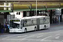 Mercedes Citaro 1, von Subunternehmer Lahrmann aus Nienburg, am ZOB in Hannover, am 10.08.2010