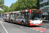 ASEAG 891 (AC L 204) macht Werbung f�r B�scher.
Aachen Bushof, 4.6.2010.