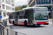 Hochbahn 6020 am 11.August 2010 auf der Busanlage Wandsbek Markt
