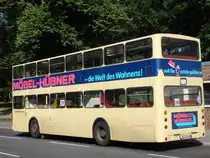 GERMANY > BERLIN > BAHNHOF WANNSEE

HISTORICAL CITY-BUS (Traditionsbus Berlin )

MAN SD 200 Baujahre 1974 - 1985, 956 St�ck
Wagen # 2626  von 1974
Motor: MUXH 2566 , 192 PS, 11 liter
2-Gang -  Automatik-Getriebe von VOITH

Der Bus f�hrt zusammen mit anderen historischen Autobussen des Traditionsbus-Vereins regul�r im Fahrgastbetrieb auf der Linie 218 (U-Bf. Thedor-Heuss-Platz > Pfaueninsel) 
PLEASE VISIT :http://www.traditionsbus.de/Fahrzeuge/sd_2626.htm