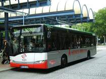 Bogestra Solaris Urbino 12,Linie 354,von Bochum Bbf. nach
BO-Riemke Zillertal,mit Werbung von Heinen Brillen.(05.9.2007)
