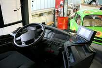 Hier setzt der King of the Road.
Aufnahme vom Fahrerplatz des Volvo 7700 Hybrid von TRD 1505 (DO HY 41).
Tag der Offenen T�r, TRD Dortmund 28.8.2010.