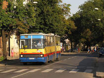 Ikarus 280.70H (621) als ein Bus der Linie 19. Płock, ul. Sienkiewicza, 21.08.2010