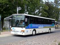 Setra S 300er-Serie auf der Linie 201 nach Anklam am Bahnhof Seebad Ahlbeck. 

