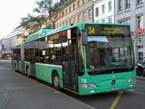 Mercedes Citaro mit der Betriebsnummer 710 auf der Linie 34 an der Haltestelle Claraplatz. Die Aufnahme stammt vom 01.09.2010.