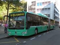 Mercedes Citaro mit der Betriebsnummer 718 auf der Linie 38 an der Haltestelle Claraplatz. Die Aufnahme stammt vom 01.09.2010.